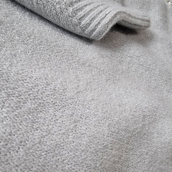 🆕️ Design History Super Soft Pearl Embellished Sweater NWTS - Picture 5 of 8